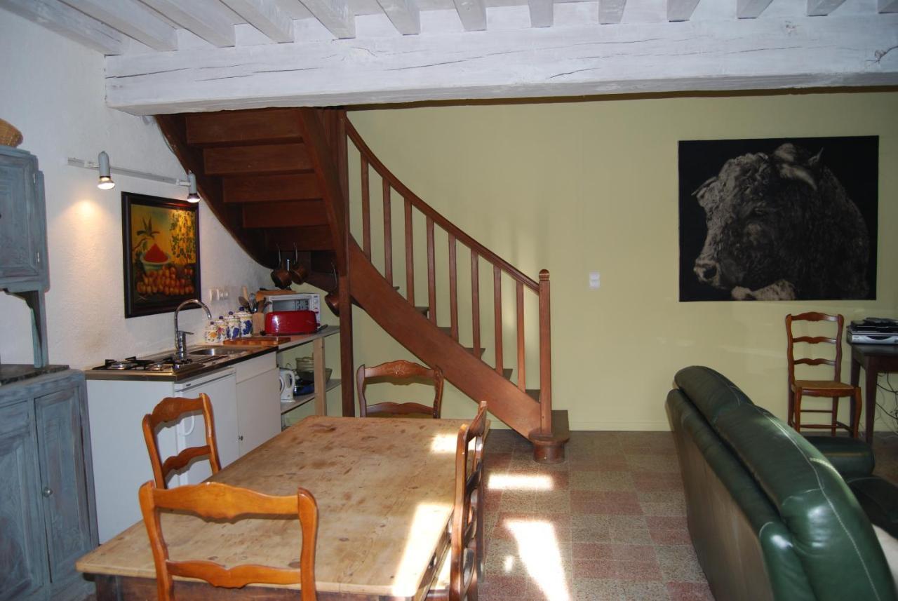 Bed and Breakfast La Tour Marcilly-la-Gueurce Exterior foto